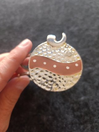 Pulsera con detalle circular