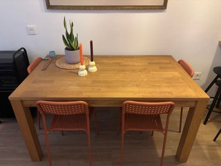 Mesa de comedor de madera