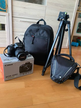 Canon EOS 2000D + 18-55mm + trípode + mochila