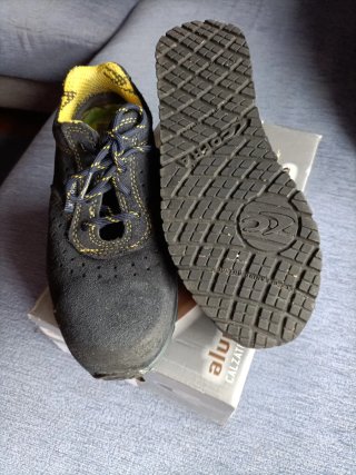 Zapatos de seguridad Cofra negros y amarillos