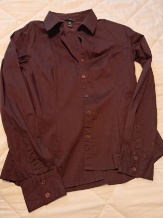 Camisa de mujer, color granate Talla 40