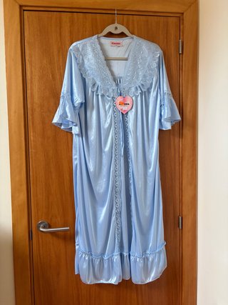 Bata/Camisón estilo vintage azul claro con encaje