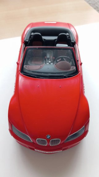 Coche a escala BMW Z3 rojo