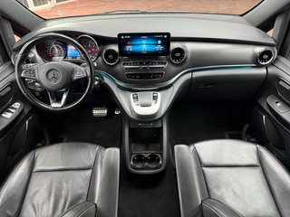 Mercedes-Benz V300d AMG 2022 239cv 9 velocidades