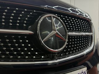Mercedes-Benz V300d AMG 2022 239cv 9 velocidades