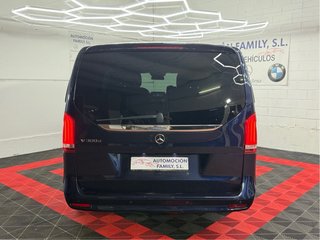 Mercedes-Benz V300d AMG 2022 239cv 9 velocidades