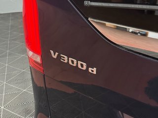 Mercedes-Benz V300d AMG 2022 239cv 9 velocidades