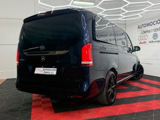Mercedes-Benz V300d AMG 2022 239cv 9 velocidades
