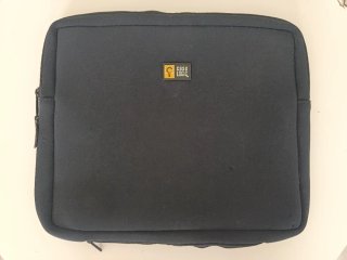 Funda Portátil Case Logic de 32 x 27 cm. 13-14"