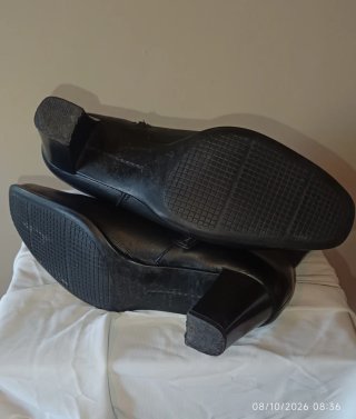 Botines de Piel Negros Dekaye