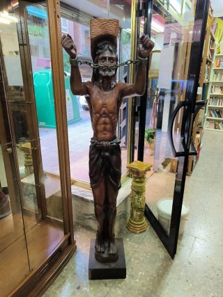 Figura madera Kstillejo firmada