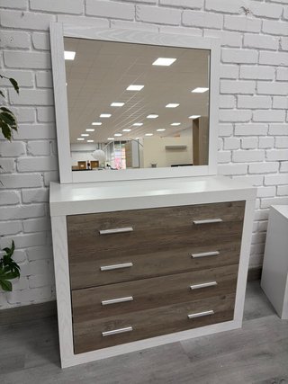 Cómoda con espejo