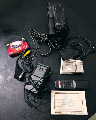 Videocamera Canon UC200E 8mm + Access