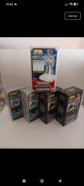 5 cajas peanas stand myth cloth PRECINTADAS