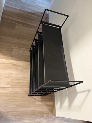 Zapatero Negro de Varios Niveles