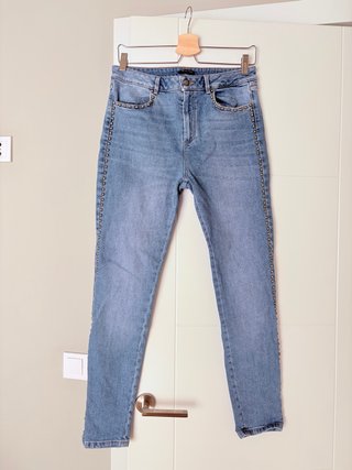 Vaqueros Massimo Dutti con tachuelas