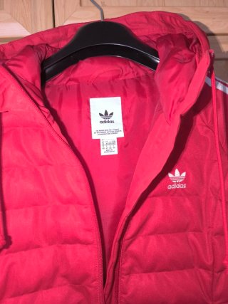 Chaqueta acolchada Adidas roja