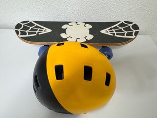PATINETE SKATE NIÑOS 3-4 AÑOS SPIDERMAN +CASCO BTW