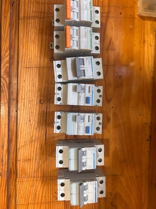 Lote de 6 Interruptores Magnetotérmicos