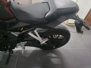 Honda CB 650R Negra/Roja