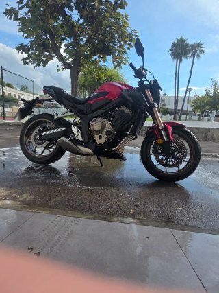 Honda CB 650R Negra/Roja