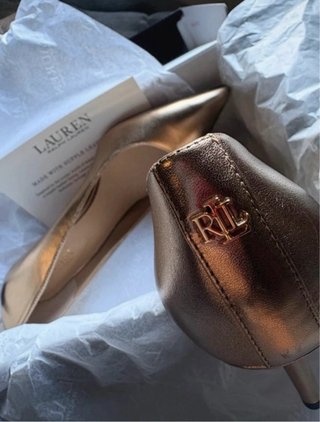 Zapatos de tacón Ralph Lauren dorados