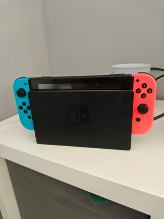 Nintendo Switch con Juegos y Accesorios