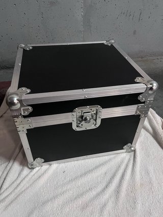 Caja de transporte reforzada