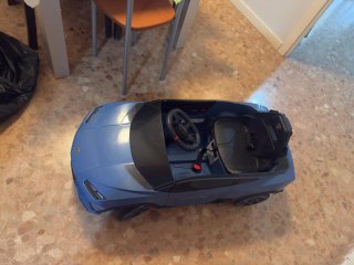 Coche eléctrico infantil