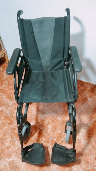 Silla de ruedas plegable