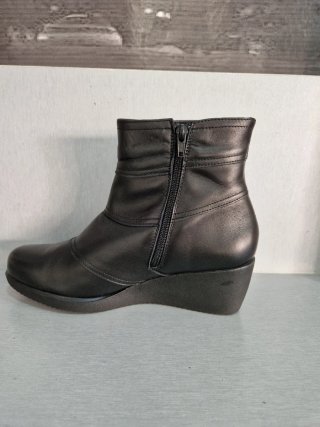 Botines de piel negros con cuña Talla 40 nuevos