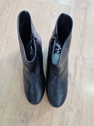 Botines de piel negros con cuña Talla 40 nuevos