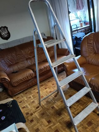 Escalera de Aluminio Plegable