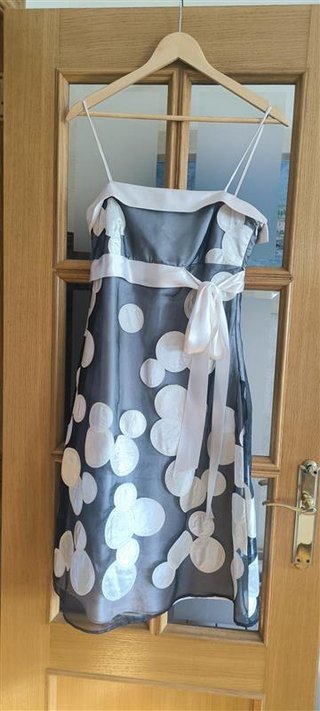 Vestido de fiesta lunares