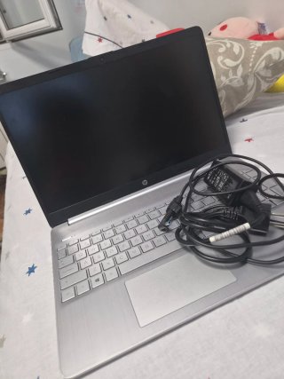 HP 15s-fq0013ns Plata