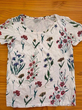 Camiseta de flores