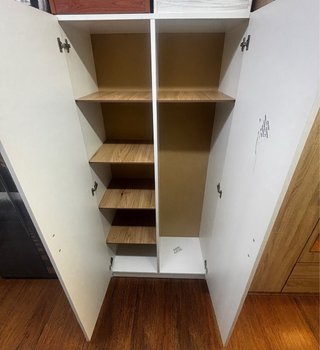 Armario Escobero Blanco de 2 Puertas