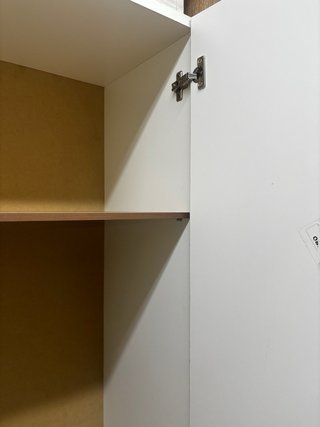 Armario Escobero Blanco de 2 Puertas