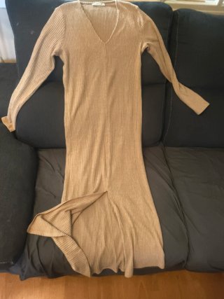 Vestido largo beige de punto