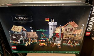 LEGO 10332 – Medieval Town Square