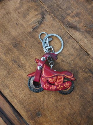 Portachiavi artigianale in pelle moto