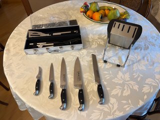 Set coltelli e barbecue con ceppo