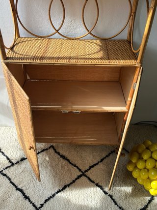 Mueble de Mimbre con Estantería