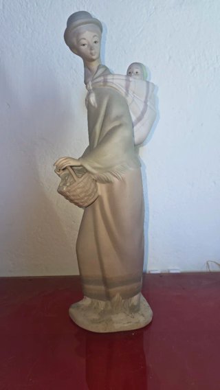 Figura de Porcelana Lladró Boliviana