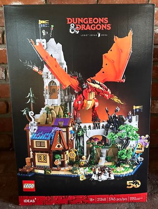 LEGO 21348 – Dungeons & Dragons: Red Dragon's Tale