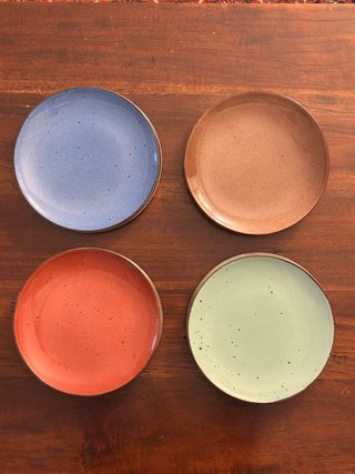 Juego de 8 platos de cerámica