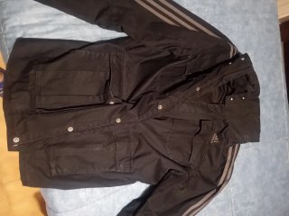Chaqueta adidas negra
