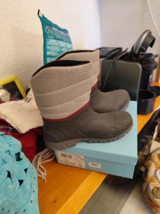 Botas de agua grises y rojas talla 38