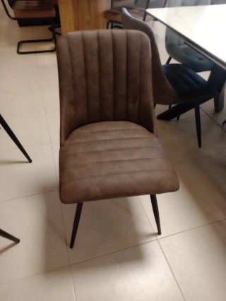 Silla de comedor moderna marrón