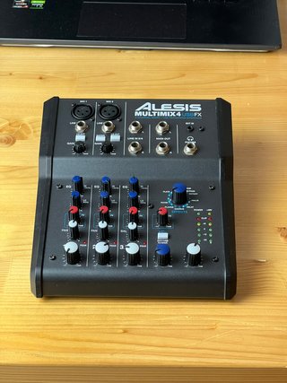 Alesis MultiMix 4 USB FX Mesa Mezclas